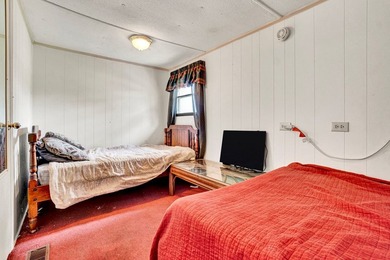 Cheap & Cheerful! This lakefront SW comes furnished with Five - photo 21