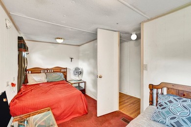Cheap & Cheerful! This lakefront SW comes furnished with Five - photo 22