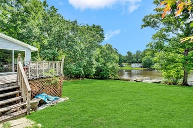 Cheap & Cheerful! This lakefront SW comes furnished with Five - photo 31