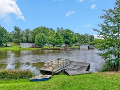 Cheap & Cheerful! This lakefront SW comes furnished with Five - photo 32