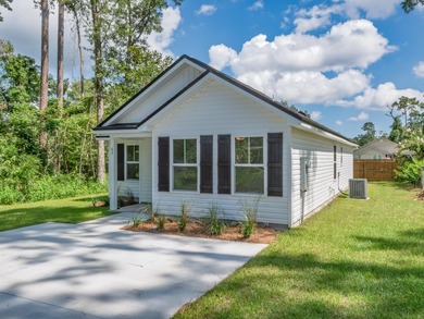 Exquisite new construction! $5000 FROM BUILDER TO BUYER TO USE - photo 3