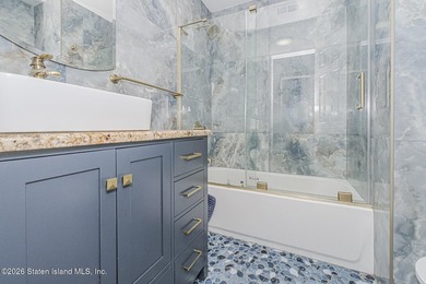 Newly Renovated 3-Bedroom Townhouse in the Heart of Mariners - photo 10