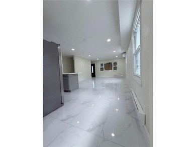 Welcome to this charming, detached house located in the heart of - photo 7