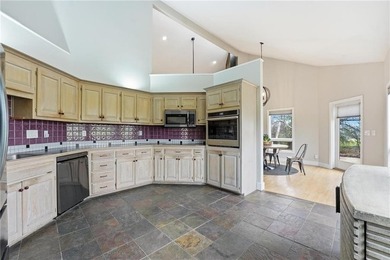 Private Retreat; Endless Possibilities! Tucked away on just over - photo 11