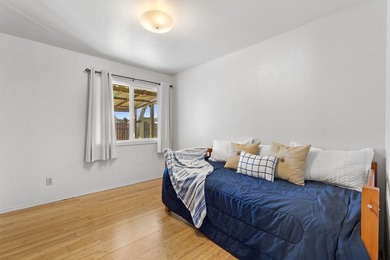 Charming, single-level home with a bright, open feel and - photo 13