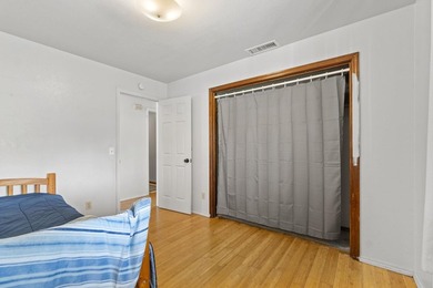 Charming, single-level home with a bright, open feel and - photo 14