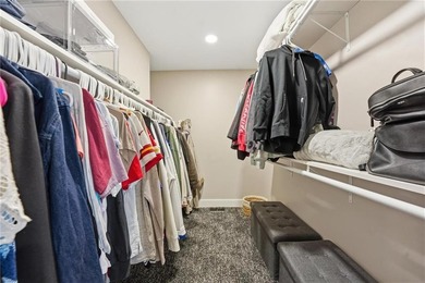 Private Retreat; Endless Possibilities! Tucked away on just over - photo 15