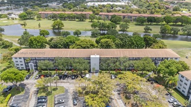 !! LOCATED ON THE FIRST FLOOR ... AND WITH GOLF COURSE VIEW - photo 15