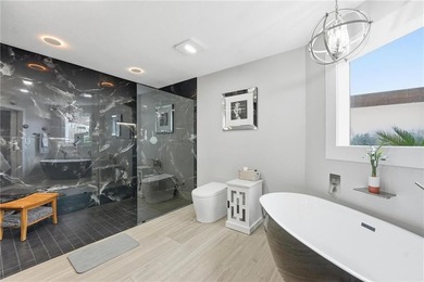 Private Retreat; Endless Possibilities! Tucked away on just over - photo 16