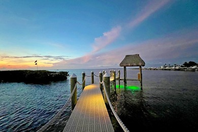 Yes, you can have it all! Tucked away behind mature tropical - photo 17