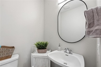 Private Retreat; Endless Possibilities! Tucked away on just over - photo 21
