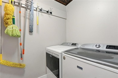 Private Retreat; Endless Possibilities! Tucked away on just over - photo 22