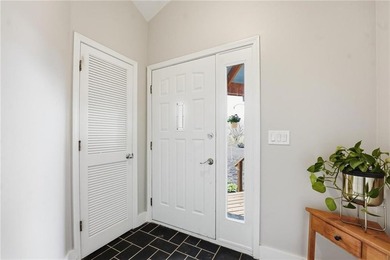 Private Retreat; Endless Possibilities! Tucked away on just over - photo 23