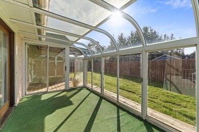 Charming, single-level home with a bright, open feel and - photo 25