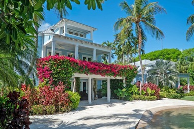 Yes, you can have it all! Tucked away behind mature tropical - photo 25