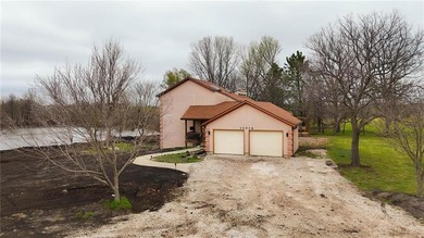 Private Retreat; Endless Possibilities! Tucked away on just over - photo 29
