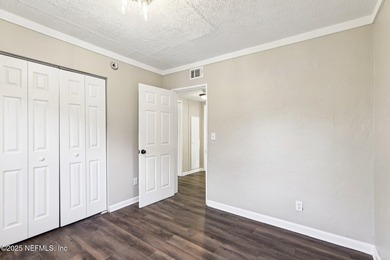 Cute Concrete Block 3BR/1BA home. Remodeled 3 years ago w/new - photo 29