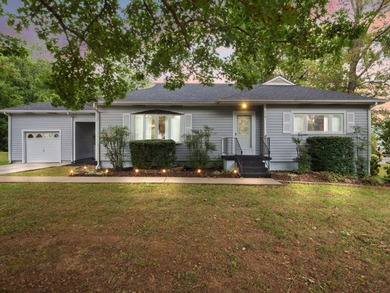 Lake Home For Sale in Burnside, Kentucky