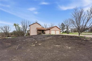 Private Retreat; Endless Possibilities! Tucked away on just over - photo 35