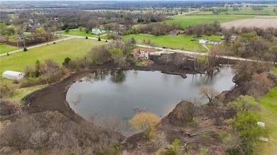Private Retreat; Endless Possibilities! Tucked away on just over - photo 40
