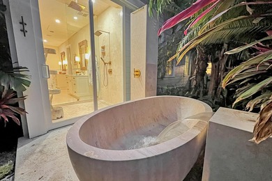 Yes, you can have it all! Tucked away behind mature tropical - photo 41