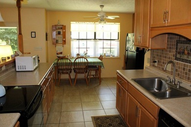 Welcome to this beautifully maintained all-brick ranch-style - photo 4