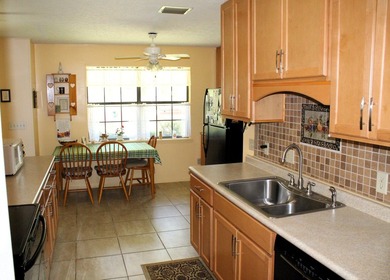 Welcome to this beautifully maintained all-brick ranch-style - photo 8