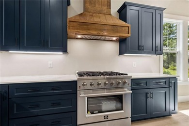 Brand-New Construction - Just Completed! This stunning new home - photo 10