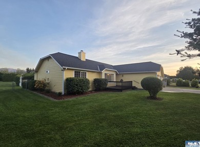 Your forever home awaits in this beautifully maintained - photo 1