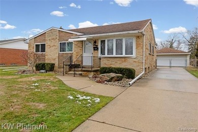 Lake Saint Clair Home For Sale in Saint Clair Shores Michigan