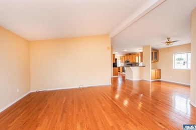 Lovely home with partial views of the Mountains and the Strait - photo 7