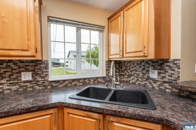 Lovely home with partial views of the Mountains and the Strait - photo 10