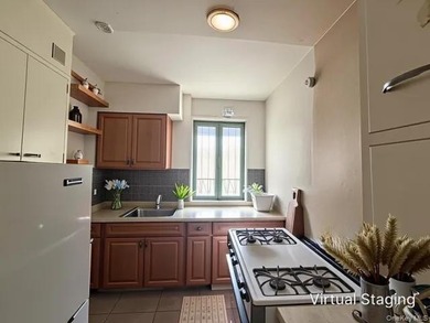 NEW PRICE! Spacious 1-bedroom condominium in the heart of - photo 3