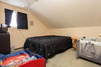 Escape to your own lakeside retreat with this charming 3-bedroom - photo 14