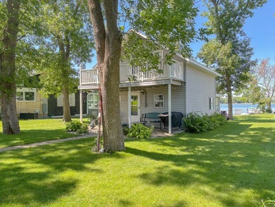 Escape to your own lakeside retreat with this charming 3-bedroom - photo 20