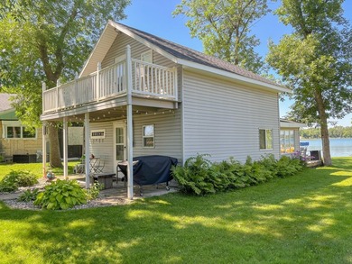 Escape to your own lakeside retreat with this charming 3-bedroom - photo 21