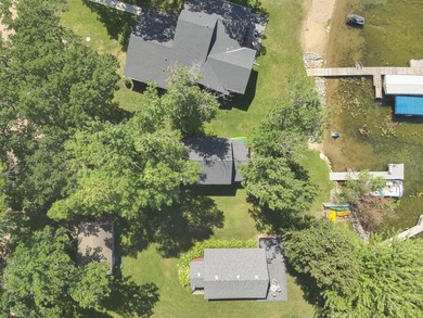 Escape to your own lakeside retreat with this charming 3-bedroom - photo 32