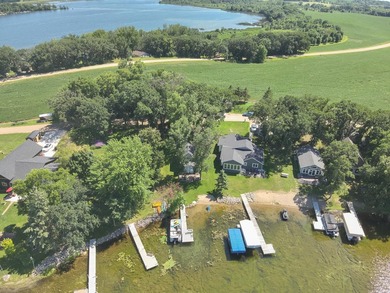 Escape to your own lakeside retreat with this charming 3-bedroom - photo 35