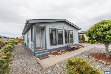 Welcome to West Alder Estates! This well-maintained 2-bedroom - photo 3