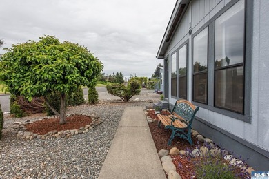 Welcome to West Alder Estates! This well-maintained 2-bedroom - photo 4