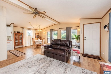 Welcome to West Alder Estates! This well-maintained 2-bedroom - photo 7