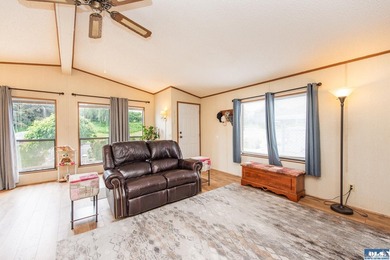 Welcome to West Alder Estates! This well-maintained 2-bedroom - photo 8