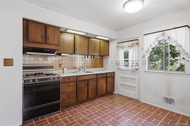 Well-Kept Home In Desirable West Islip With A Spacious Layout - photo 10