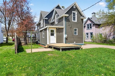 Check out this beautifully remodeled 3-BR, 2-BA home nestled in - photo 4