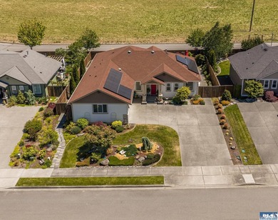 Come home to one of Sequim's premier neighborhoods! Located just - photo 4