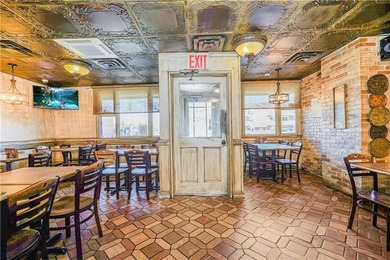 Prime Mixed-Use Corner Property including 2 thriving businesses - photo 6