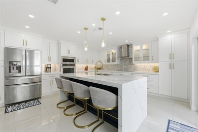 (private lake, pond, creek) Townhome/Townhouse Sale Pending in Miami Florida