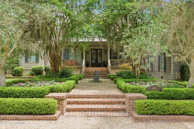 A Rare Private Compound on St. Simons Island An extraordinary - photo 1