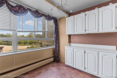 Welcome to this clean and cozy 2-bedroom, 1-bath co-op condo - photo 15