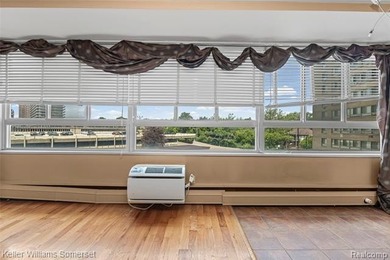 Welcome to this clean and cozy 2-bedroom, 1-bath co-op condo - photo 18
